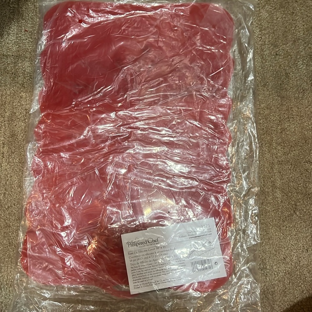 Pampered Chef Easy Fit Silicone Cover, 16”x11”